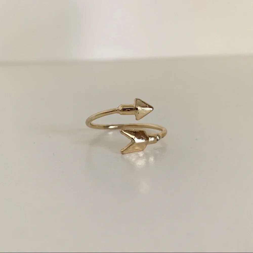 NWOT arrow wrap ring